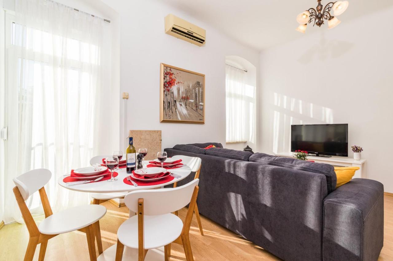 Apartman Lussi Пула Екстериор снимка