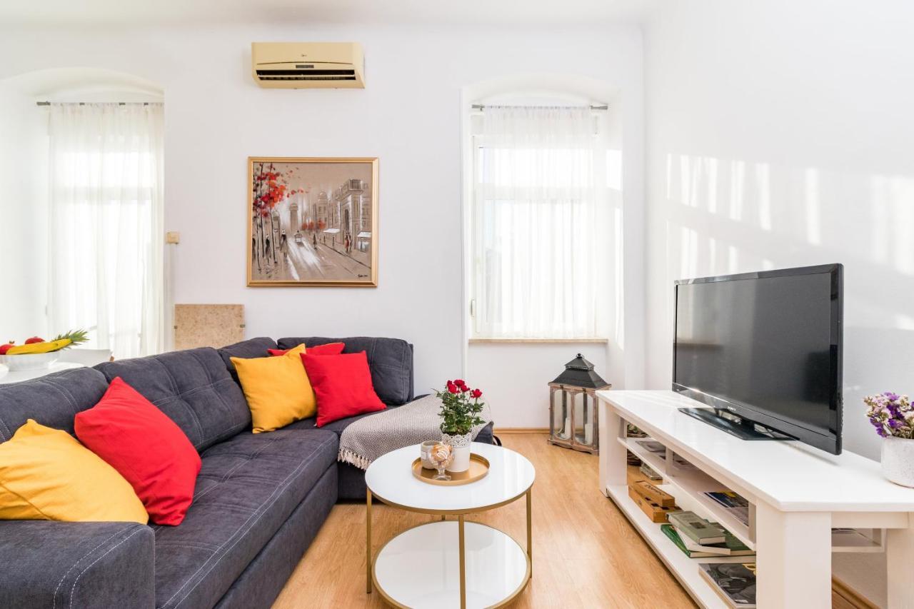 Apartman Lussi Пула Екстериор снимка