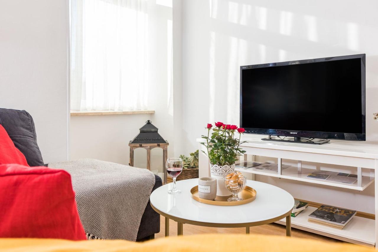 Apartman Lussi Пула Екстериор снимка