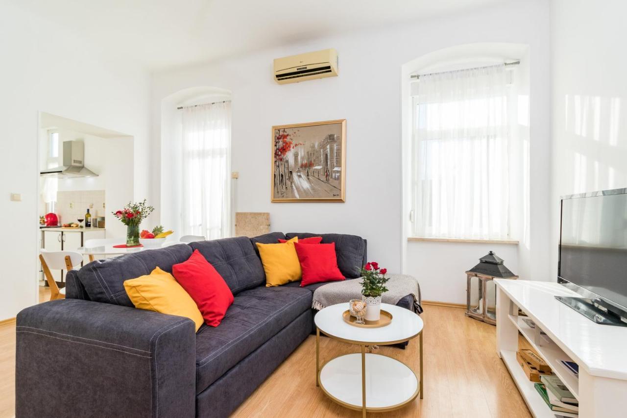 Apartman Lussi Пула Екстериор снимка