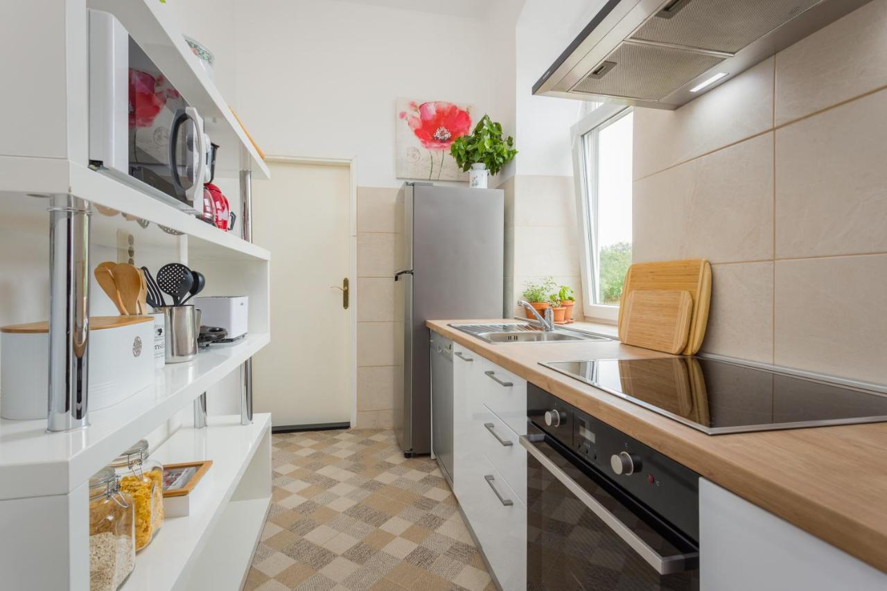 Apartman Lussi Пула Екстериор снимка